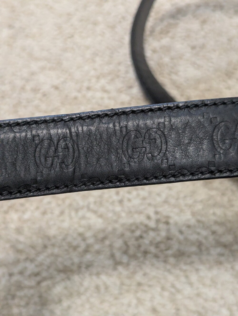 Gucci Black Leather Embossed Interlocking G Belt with Gold Buckle - Picture 4 of 7